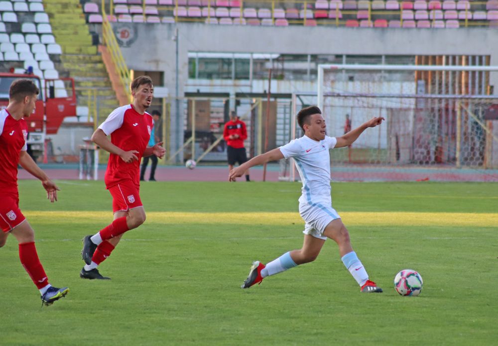 Dinamo, victorie la limită cu FCSB, în Ștefan cel Mare. Golul victoriei, marcat din lovitură liberă_73