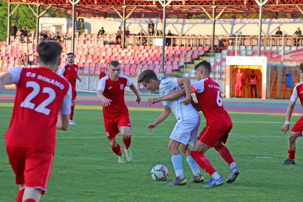 Dinamo, victorie la limită cu FCSB, în Ștefan cel Mare. Golul victoriei, marcat din lovitură liberă_77