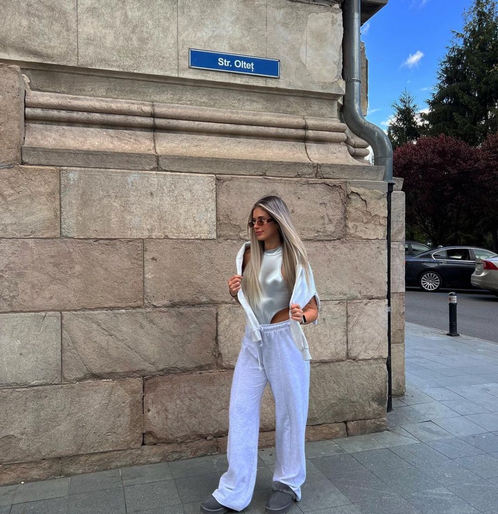 Jucătorul Universității Craiova a dat lovitura pe plan personal! Iubita sa face senzație pe Instagram _12