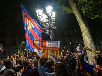 
	Lionel Messi nu a fost uitat la sărbătoarea Barcelonei! Fanii i-au scandat numele + reacția genială din vestiar a jucătorilor&nbsp;

