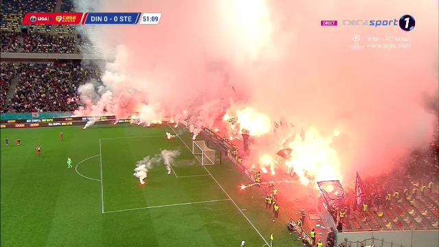 Arena Națională a fost în flăcări! Au zburat sute de torțe la Dinamo - CSA Steaua! Meciul a fost oprit _10