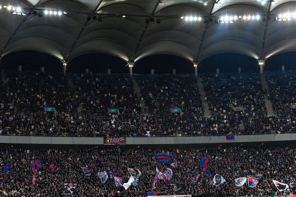 Cine a câștigat duelul fanilor? 40 de imagini spectaculoase de la Dinamo - CSA Steaua și FCSB - CFR Cluj_13