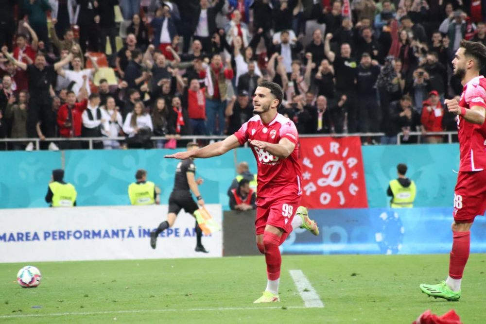 Lamine Ghezali i-a anunțat pe steliști la 3-0: ”Game Over”! Imaginile cu gestul sfidător al francezului de la Dinamo, MVP în derby_1