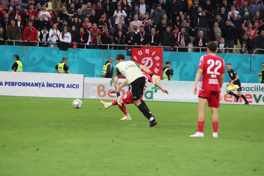 Lamine Ghezali i-a anunțat pe steliști la 3-0: ”Game Over”! Imaginile cu gestul sfidător al francezului de la Dinamo, MVP în derby_18