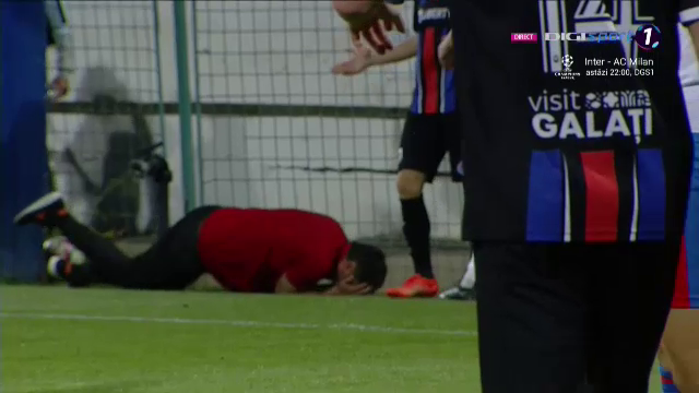 Nici la Neymar nu vezi așa ceva! Adi Mihalcea, eliminat după ce a simulat o lovitură în Buzău - Oțelul: „Ce teatru joacă, parcă a fost electrocutat”_17
