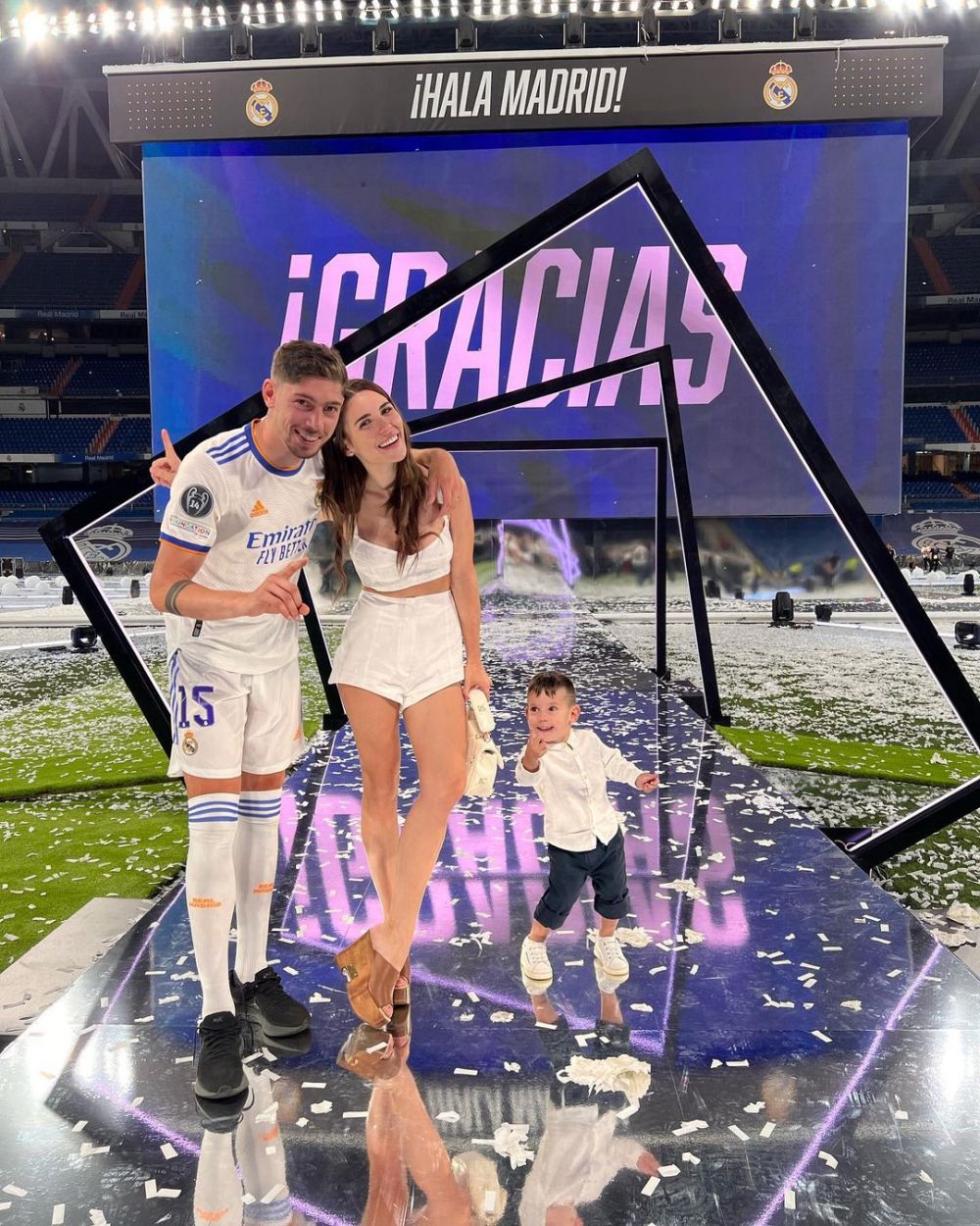 Soția unui star de la Real Madrid a taxat-o pe PSG după eliminarea galacticilor: "Poți investi milioane și să nu treci de optimi"_41