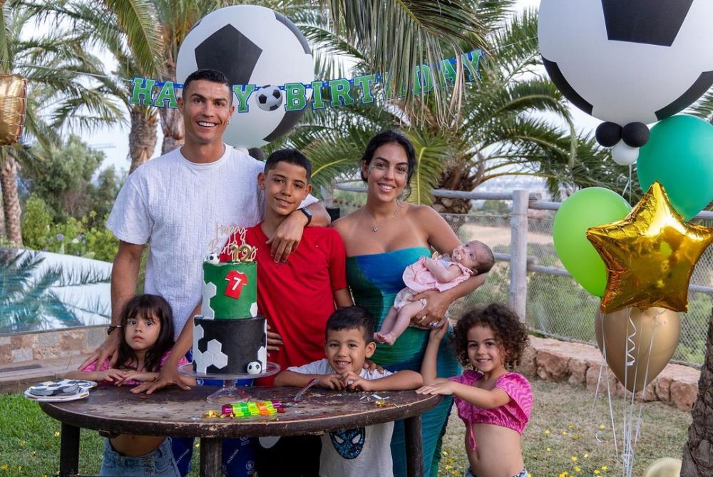 "Copiii nu mint niciodată!". Fiul lui Cristiano Ronaldo, filmat îmbrăcat în echipamentul Barcelonei: imaginile s-au viralizat instant_13