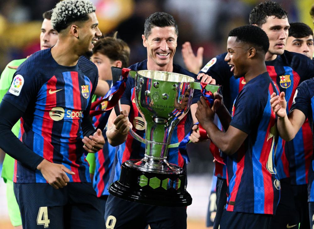 FC Barcelona a primit trofeul de campioană pe Camp Nou. Cele mai frumoase imagini de la sărbătoarea catalanilor_10
