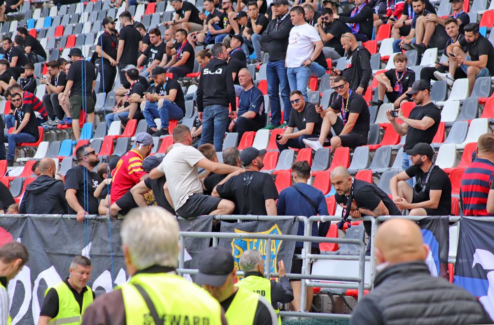 Fanii lui CSA Steaua au întors armele împotriva lui Florin Talpan! Mesajele Peluzei Sud + tribunele goale de pe Ghencea _28