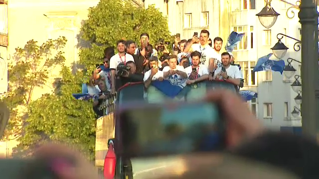 Așa arată bucuria! Mii de fani au sărbătorit titlul Farului: „Ne-am făcut damblaua, am bătut pe Steaua!” _1