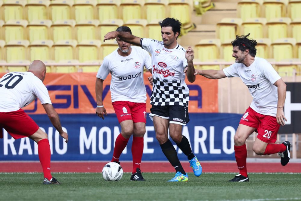 Emoții pentru Ferarri! Carlos Sainz s-a accidentat la un meci caritabil de fotbal chiar înaintea Grad Prix-ului de la Monaco _1