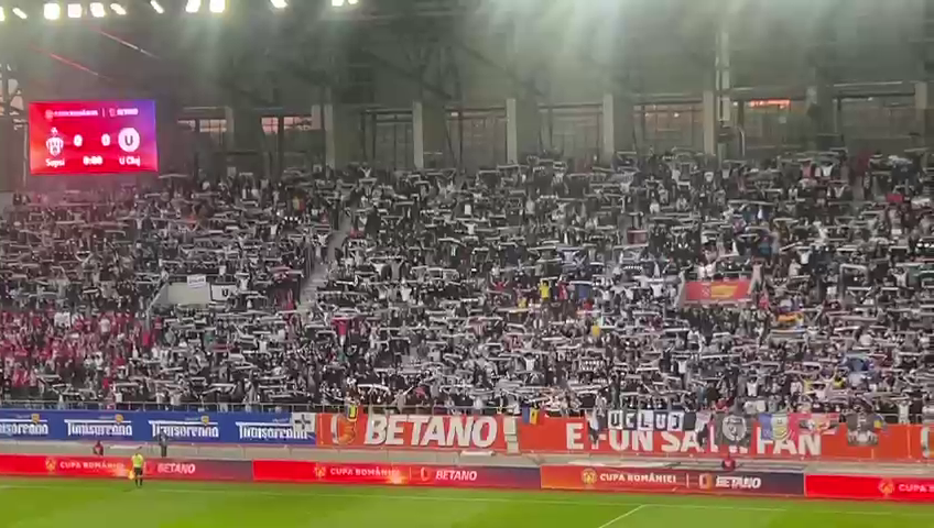 Atmosferă nebună la Sepsi - 'U' Cluj! Stadionul s-a împărțit în trei culori: roșu, alb și negru_3