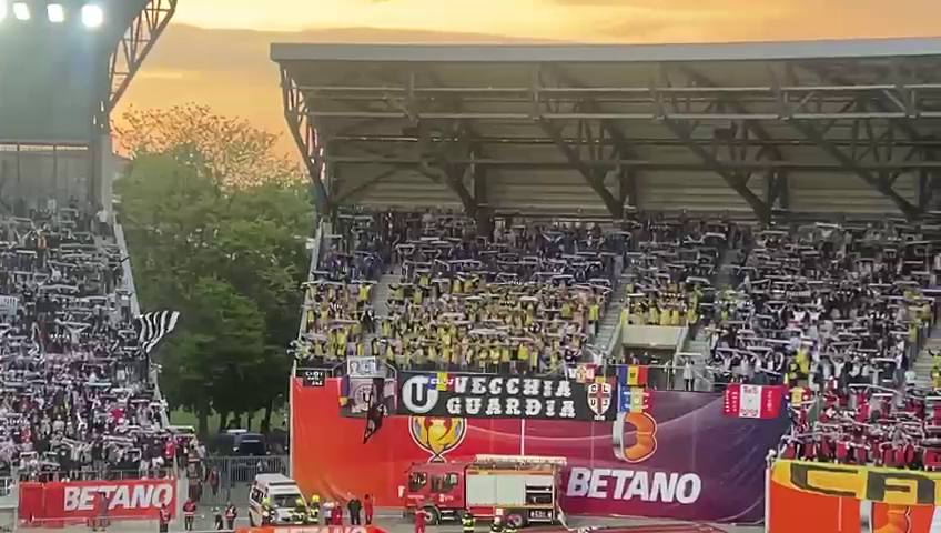 Atmosferă nebună la Sepsi - 'U' Cluj! Stadionul s-a împărțit în trei culori: roșu, alb și negru_24