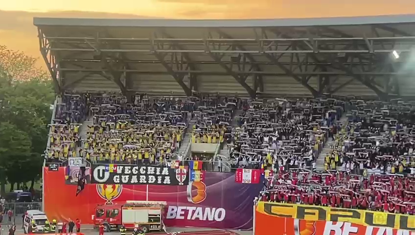 Atmosferă nebună la Sepsi - 'U' Cluj! Stadionul s-a împărțit în trei culori: roșu, alb și negru_27
