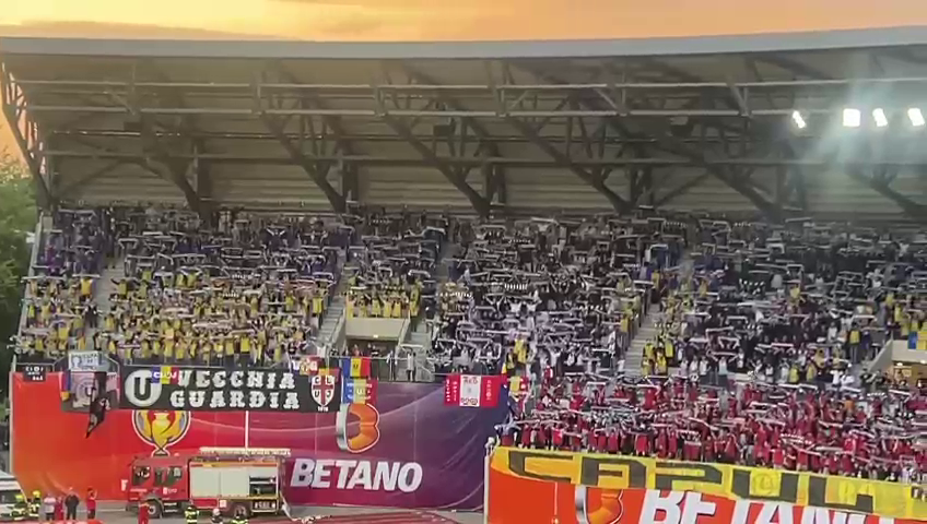 Atmosferă nebună la Sepsi - 'U' Cluj! Stadionul s-a împărțit în trei culori: roșu, alb și negru_28