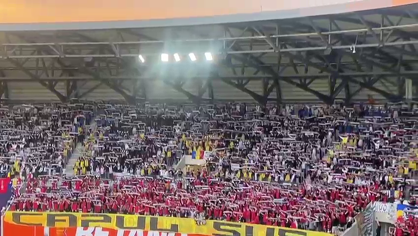 Atmosferă nebună la Sepsi - 'U' Cluj! Stadionul s-a împărțit în trei culori: roșu, alb și negru_32