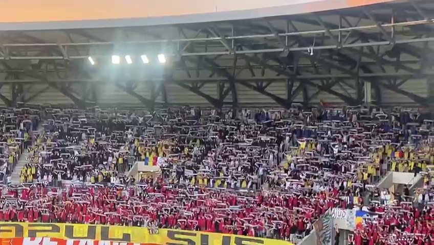 Atmosferă nebună la Sepsi - 'U' Cluj! Stadionul s-a împărțit în trei culori: roșu, alb și negru_34