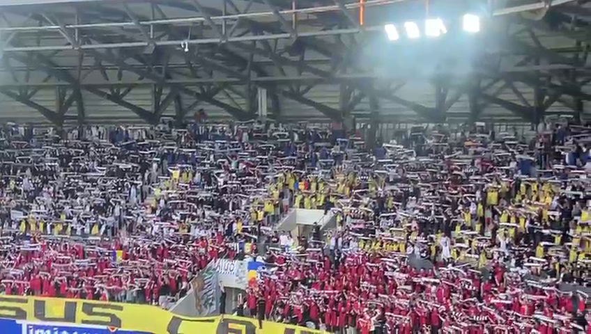 Atmosferă nebună la Sepsi - 'U' Cluj! Stadionul s-a împărțit în trei culori: roșu, alb și negru_38