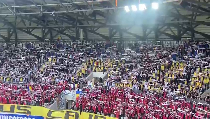 Atmosferă nebună la Sepsi - 'U' Cluj! Stadionul s-a împărțit în trei culori: roșu, alb și negru_39