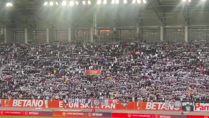 Atmosferă nebună la Sepsi - 'U' Cluj! Stadionul s-a împărțit în trei culori: roșu, alb și negru_10