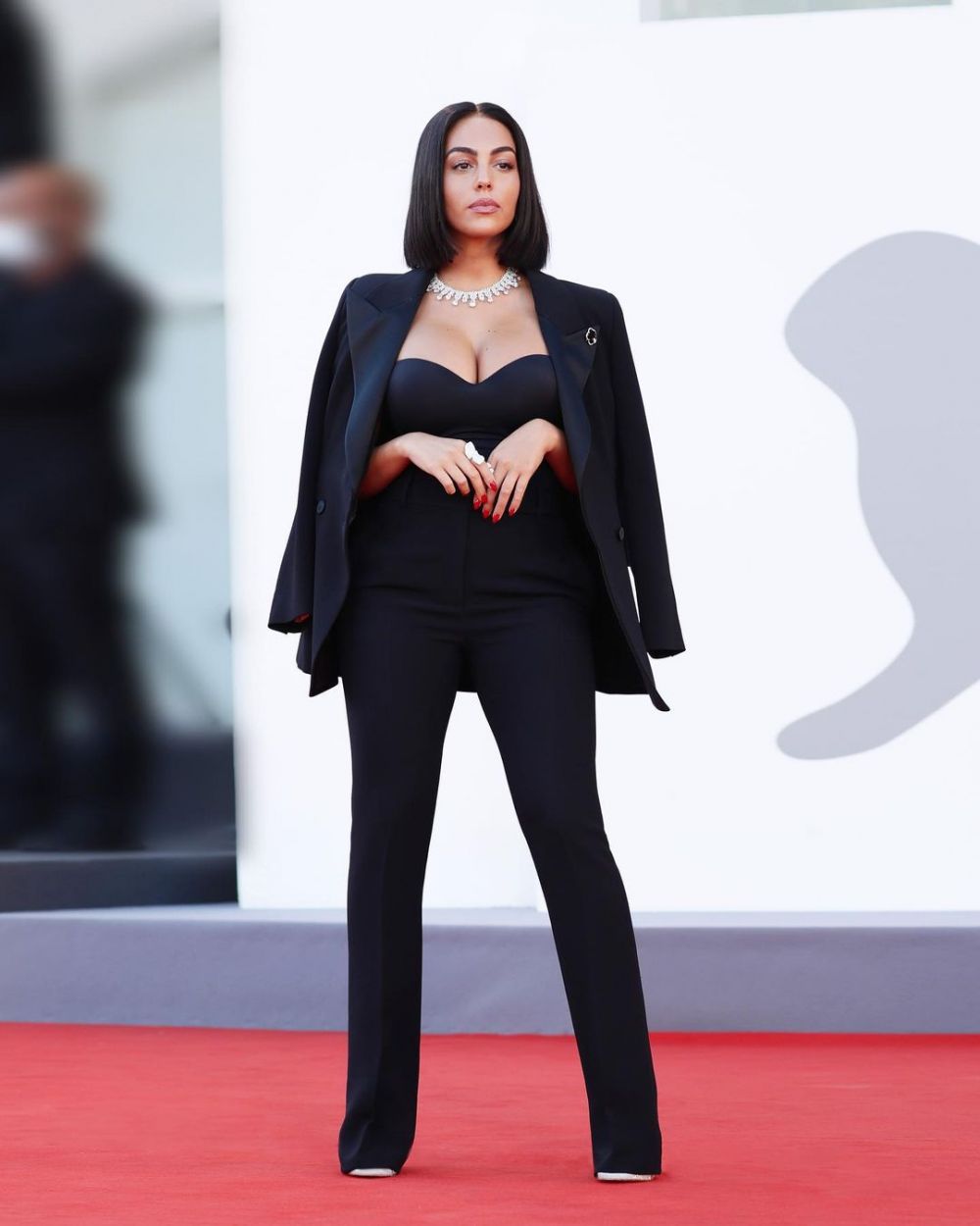 Georgina Rodriguez a bifat o nouă apariție extravagantă la Cannes. Cum arată rochia cu care a atras privirile _18