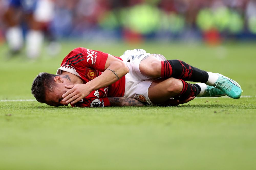 Pierdere importantă pentru Manchester United! Un star al echipei a fost scos pe targă, în lacrimi, în urma unei accidentări teribile_11