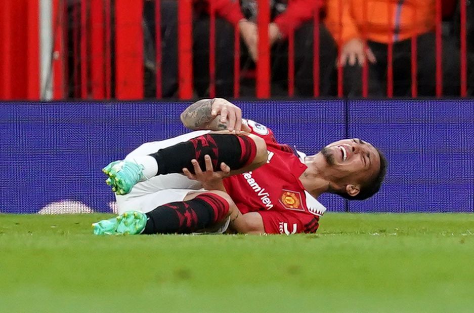 Pierdere importantă pentru Manchester United! Un star al echipei a fost scos pe targă, în lacrimi, în urma unei accidentări teribile_3