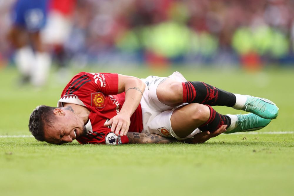 Pierdere importantă pentru Manchester United! Un star al echipei a fost scos pe targă, în lacrimi, în urma unei accidentări teribile_7