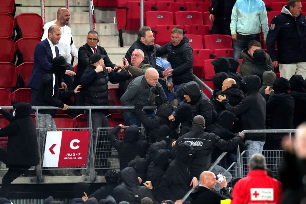 43 de suporteri ai AZ Alkmaar, interzişi pe stadion după incidentele de la meciul cu West Ham_3