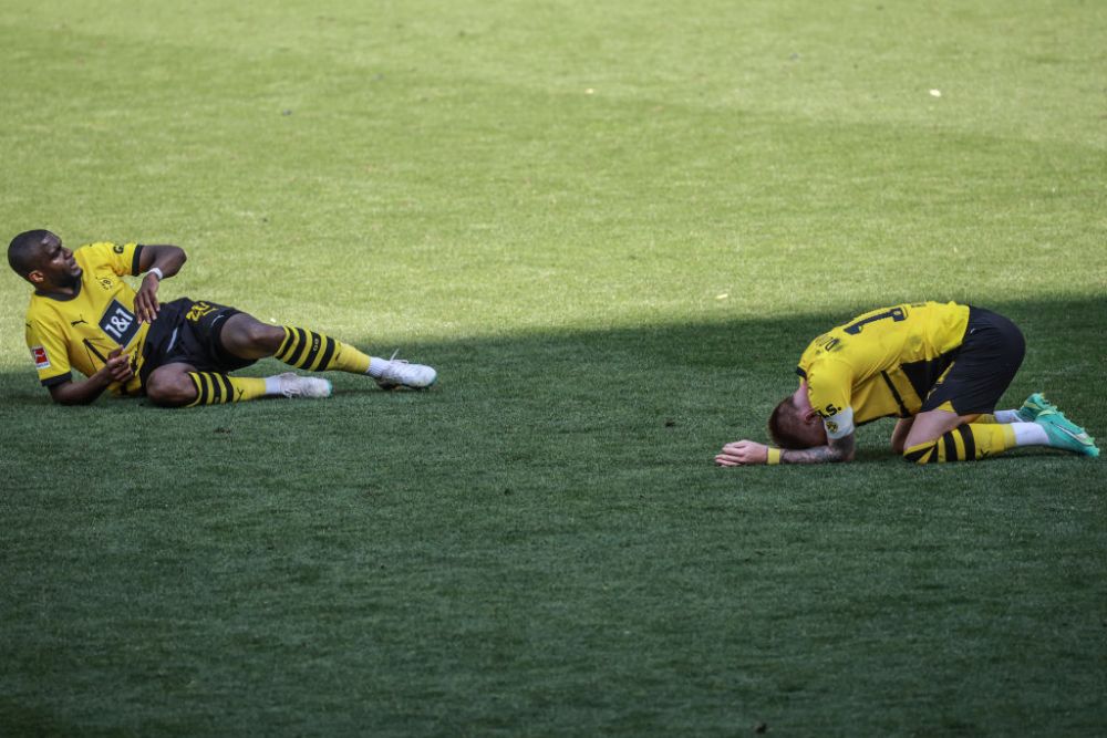 Imaginile deznădejdii! Antrenorul și jucătorii Borussiei, în lacrimi după ratarea titlului: reacție impresionantă a fanilor_2
