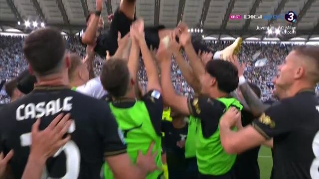 Emoție pură pe Olimpico: Ștefan Radu s-a retras după meciul 427 pentru Lazio! Aplauze, lacrimi și o ultimă banderolă_22