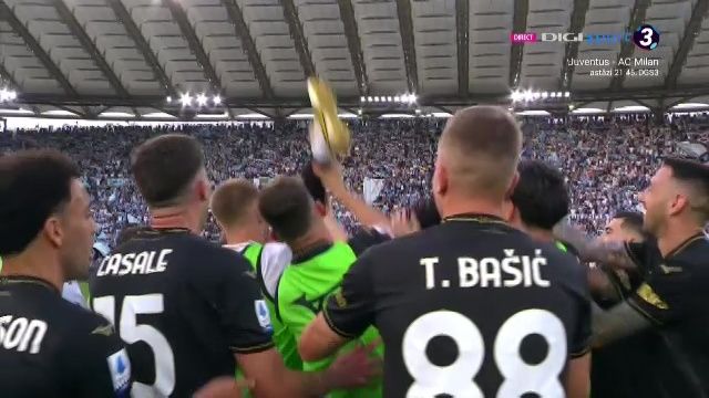 Emoție pură pe Olimpico: Ștefan Radu s-a retras după meciul 427 pentru Lazio! Aplauze, lacrimi și o ultimă banderolă_23