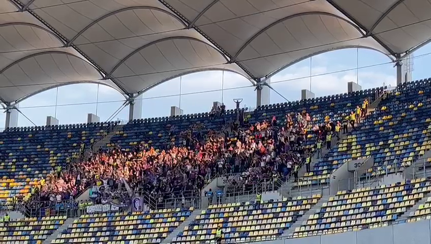 Atmosferă nebună la Dinamo - FC Argeș! Fanii dinamoviști au făcut spectacol total pe Arena Națională_15