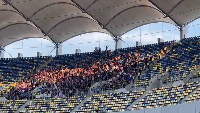 Atmosferă nebună la Dinamo - FC Argeș! Fanii dinamoviști au făcut spectacol total pe Arena Națională_7