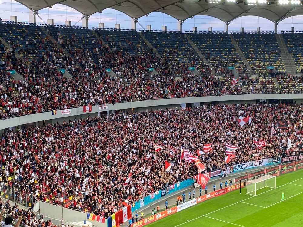 Dinamoviștii, banner cu venin trimis spre fanii lui FC Argeș _1