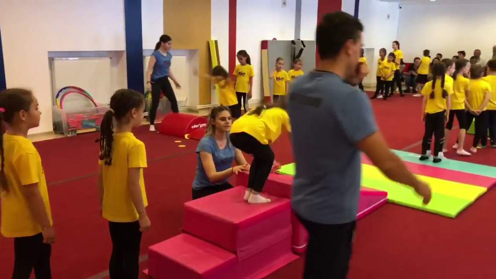 Academia Marian Drăgulescu. Cum arată o ședință de pregătire la baza sportivă a fostului mare gimnast al României_36