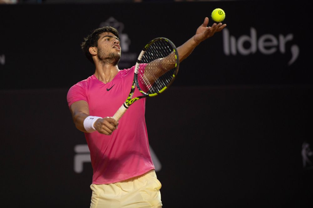 L-a făcut uitat pe Federer! „Regele fileului”, Alcaraz a încântat publicul parizian, în prima victorie la Roland Garros 2023 _17