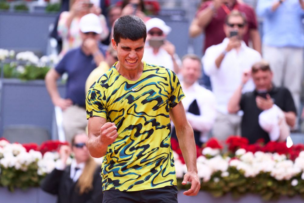 L-a făcut uitat pe Federer! „Regele fileului”, Alcaraz a încântat publicul parizian, în prima victorie la Roland Garros 2023 _3