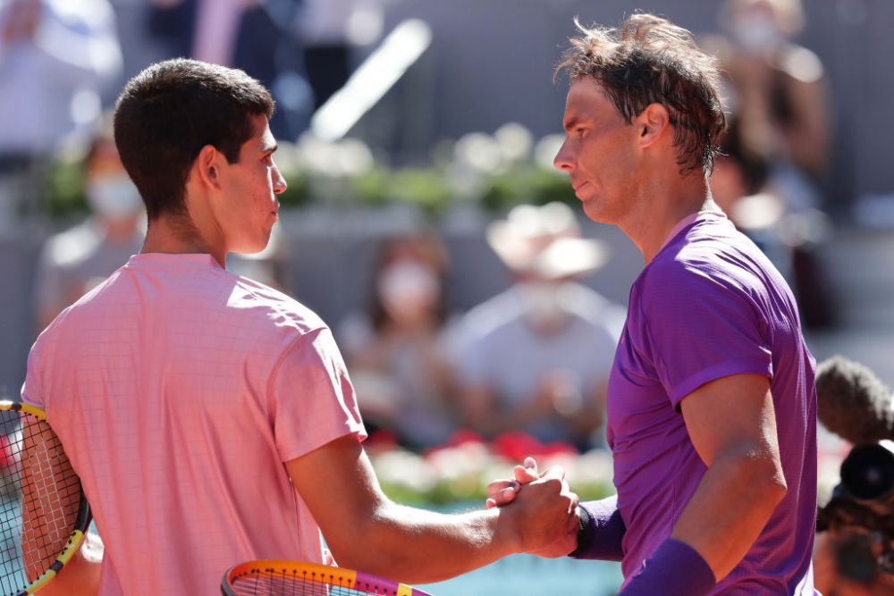 L-a făcut uitat pe Federer! „Regele fileului”, Alcaraz a încântat publicul parizian, în prima victorie la Roland Garros 2023 _32
