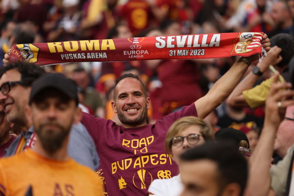 Două la preț de unul! Imagini incredibile cu fanii Romei intrând câte doi pe un singur bilet la stadion _4