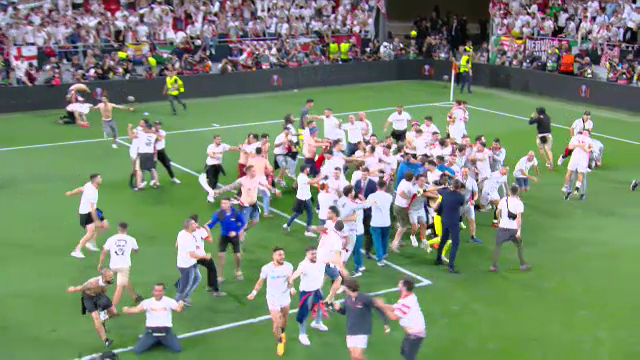 Imaginile bucuriei, după finala Europa League! Sevilla a câștigat grație maestrului Bono, iar fanii au intrat pe teren_42