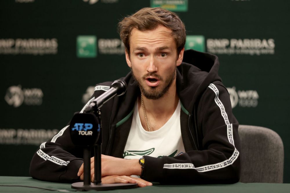 Eliminat în primul tur, Daniil Medvedev acuză Roland Garros că i-ar favoriza pe Alcaraz și Tsitsipas_3