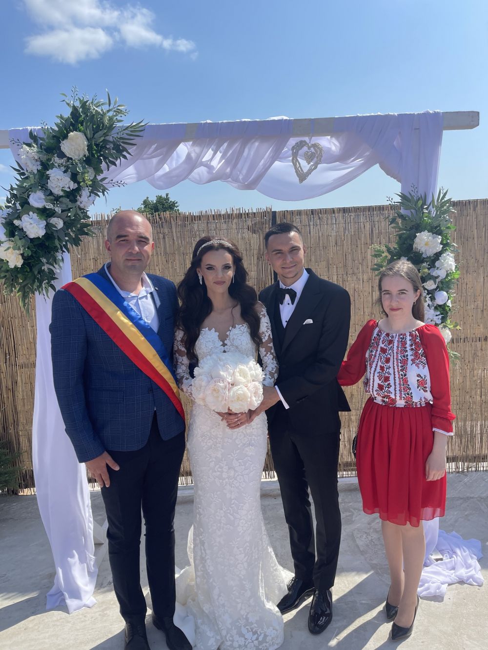 Adrian Șut s-a căsătorit și nu a uitat de FCSB nici în ziua nunții! Soția închizătorului a fost de o frumusețe rară_3