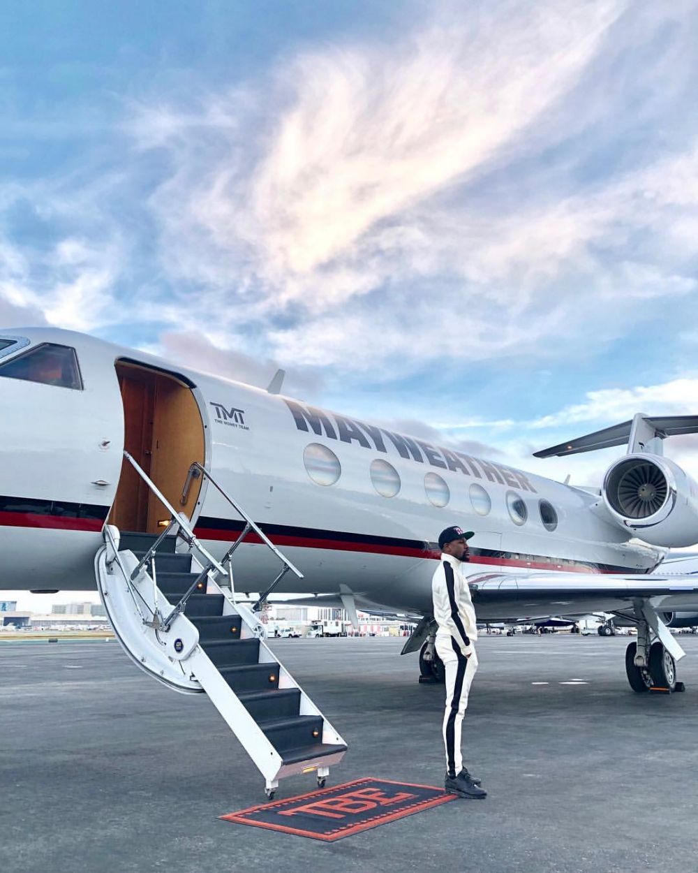 Floyd Mayweather are avion privat în valoare de 50 milioane dolari. Imagini spectaculoase cu aeronava inscripționată cu numele său_19