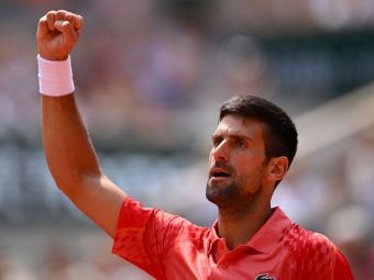
	Tenis-șampanie! Ce i-a făcut Djokovic tânărului Alcaraz, în debutul semifinalei Roland Garros
