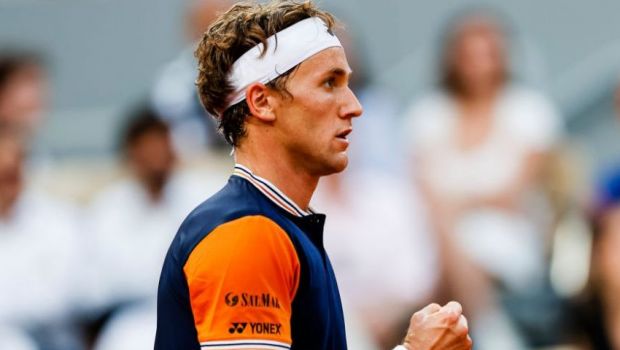 
	Casper Ruud, outsider în finala Roland Garros 2023, cu Novak Djokovic. Câte game-uri i-a luat lui Nadal, anul trecut
