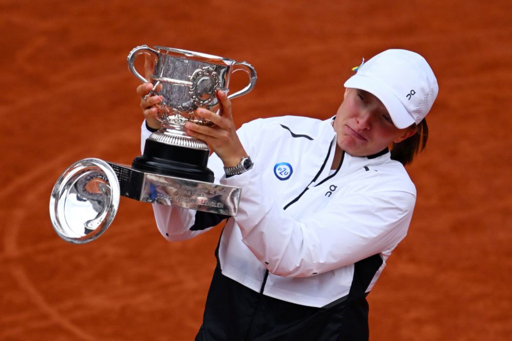 Iga Swiatek, campioană și în plan vestimentar! Cum și-a prezentat al treilea trofeu câștigat la Roland Garros_14