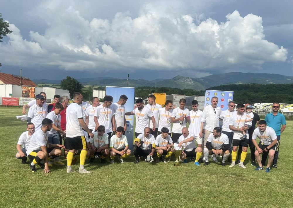 Un sat cât o țară! Echipa de fotbal din Slatina-Timiș, campioană în Caraș-Severin: 14-2 cu Foresta în ultima etapă, urmează barajul pentru Liga 3_4