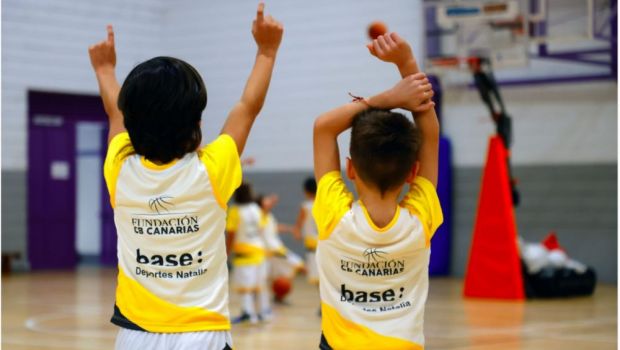 
	Miza Tenerife. Patru copii români se vor pregăti acasă la câștigătoarea Champions League 2022
