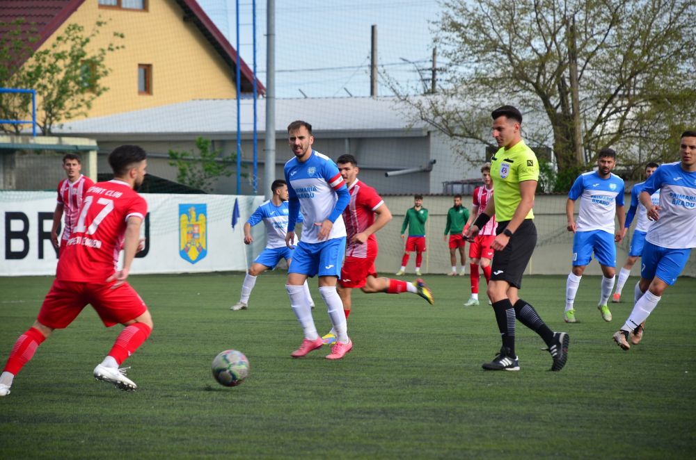 Un club din România, desființat după ce s-a aflat că 12 dintre fotbaliști jucau la pariuri_2